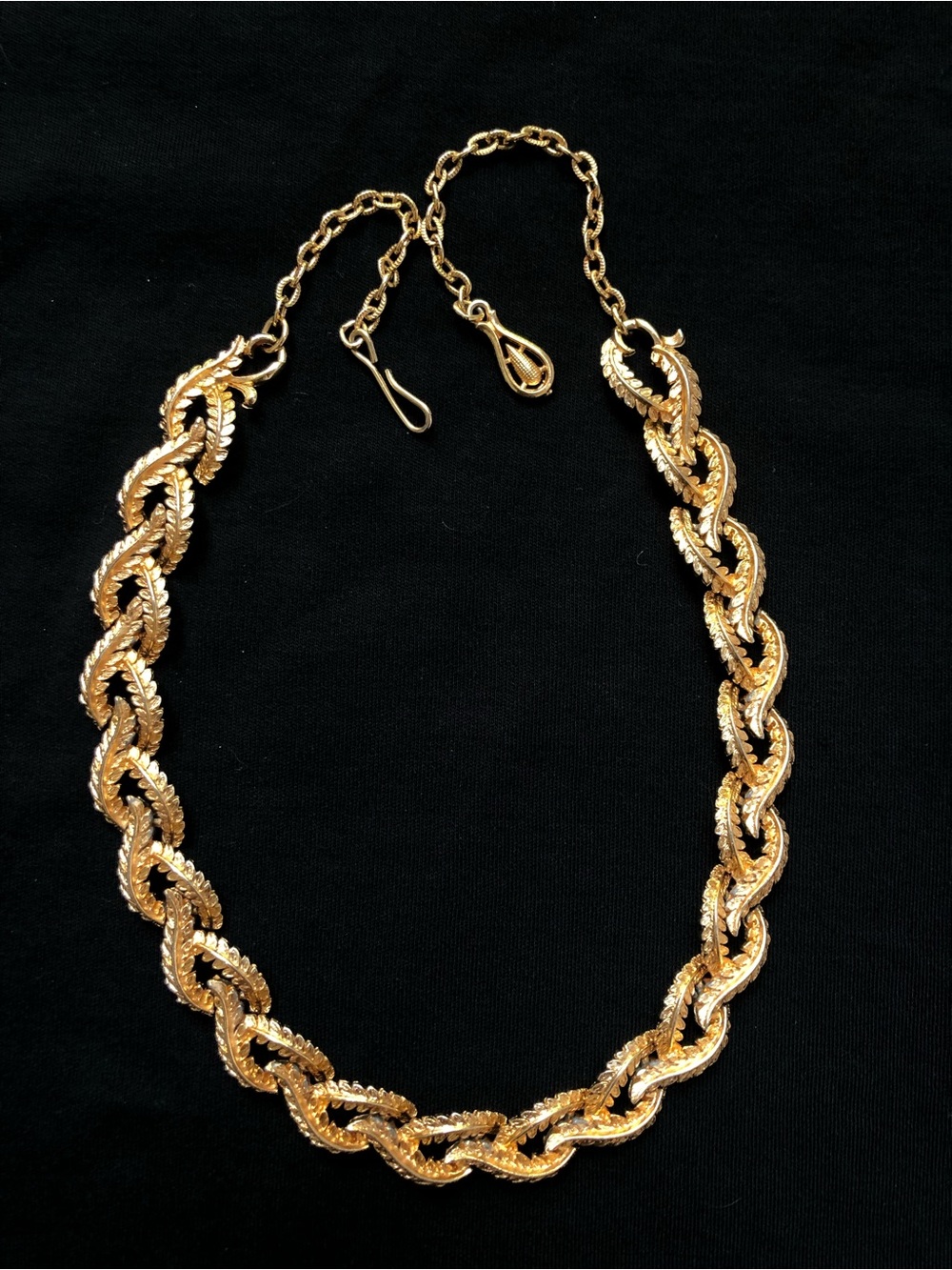 Vintage Gold Toned Leaf Choker